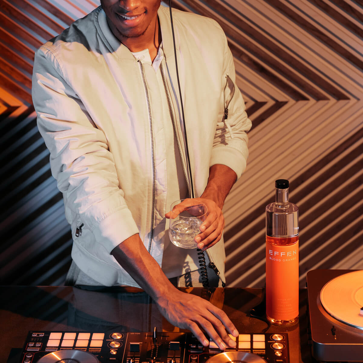 Blood orange vodka for miami afternoon Miami heat: Blood Orange Vodka by EFFEN is the perfect companion in summer.