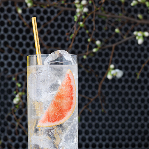 A fresh citrus vodka cocktail with yuzu vodka from EFFEN makes your party a highlight.