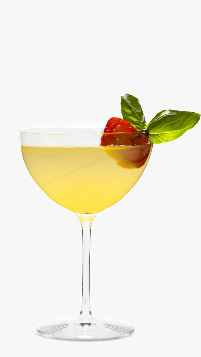 Vodka sour with EFFEN Original: fresh lemon sour, strawberry, simple syrup and basil leaves.
