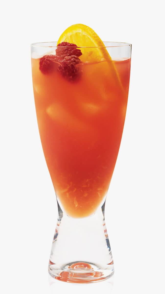 Vodka strawberry lemonade with EFFEN Original: fruity with strawberry infused vodka & ginger beer.