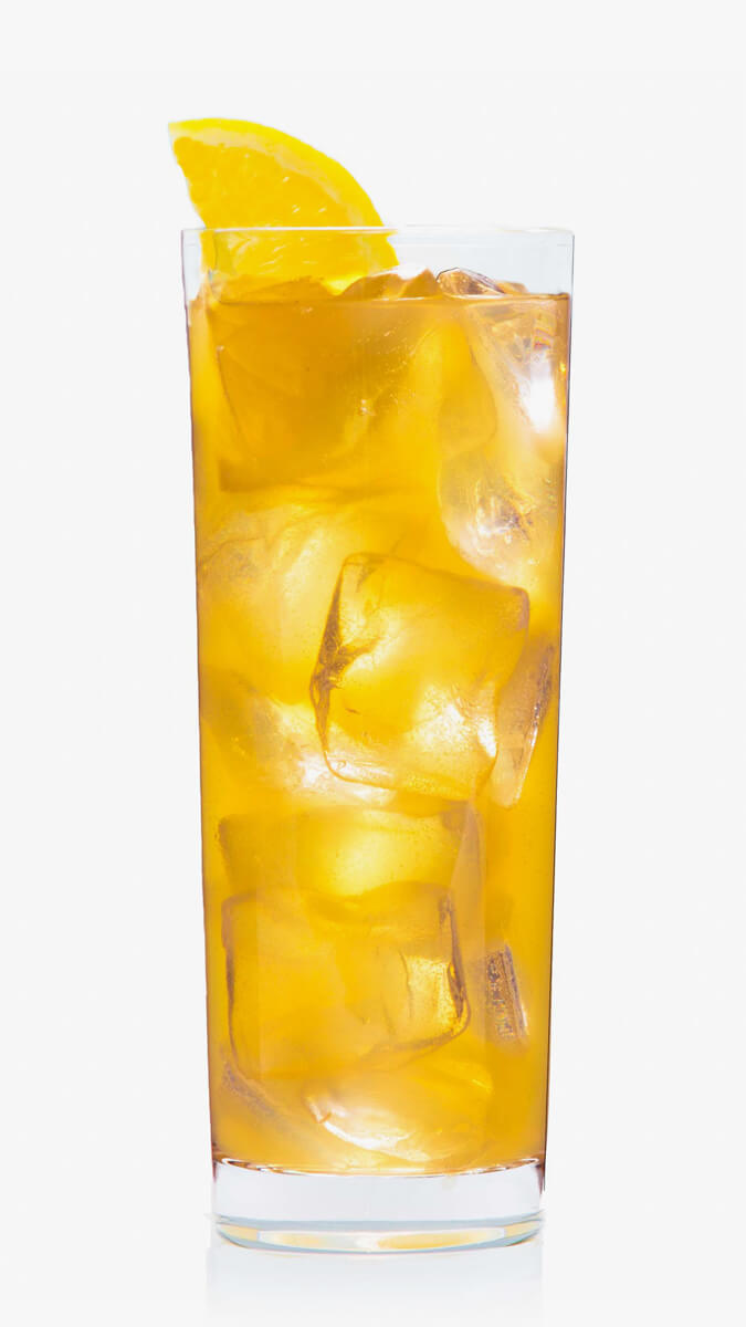 Spiced cocktail with EFFEN Black Cherry: apple and lemon juice with ginger beer. Refreshing!